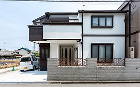 Plus 9 駅前民宿